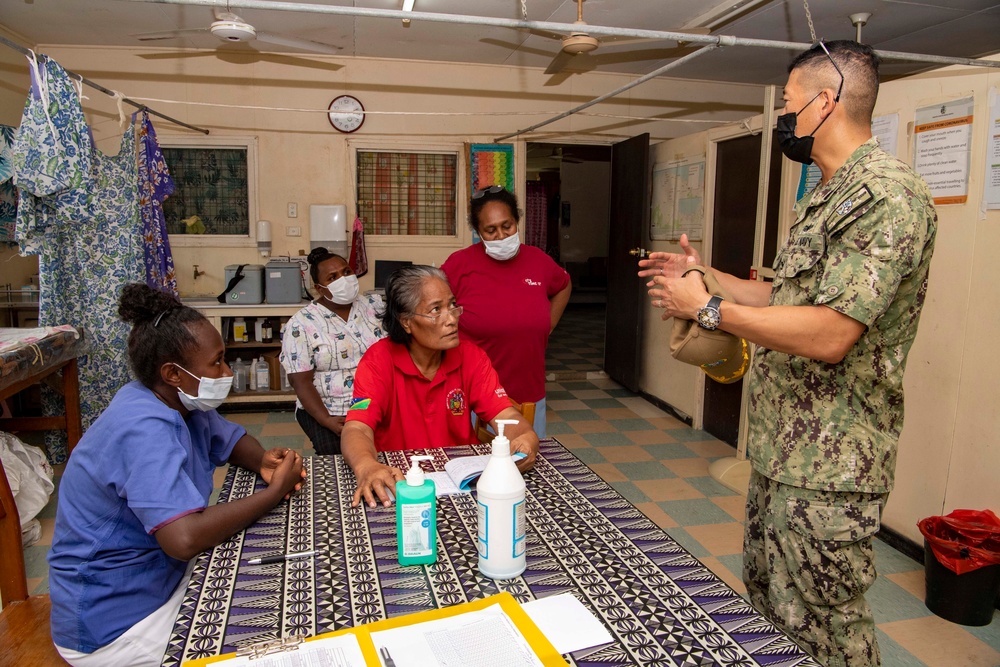 Mission Commander of Pacific Partnership 2022 visits White River Medical Clinic