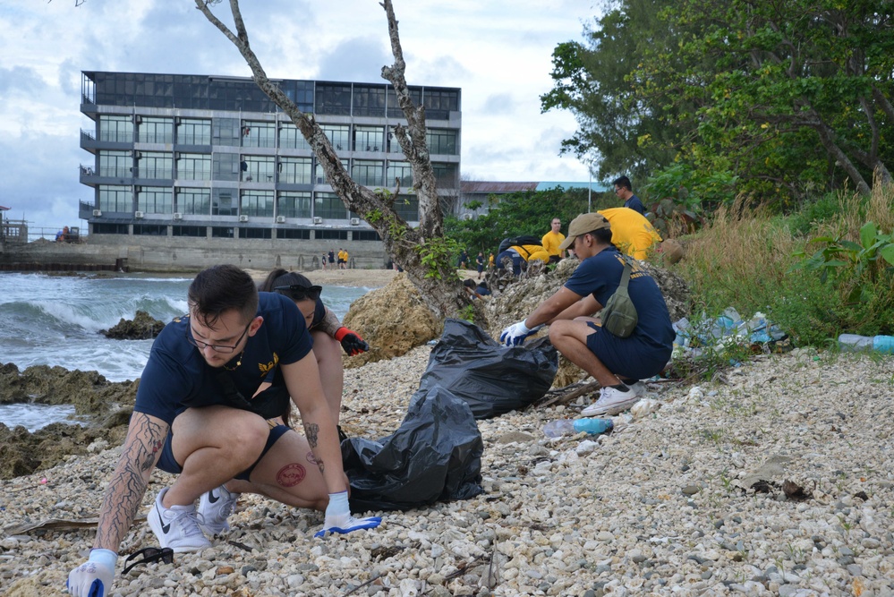 Pacific Partnership 2022 participates in beach clean-up