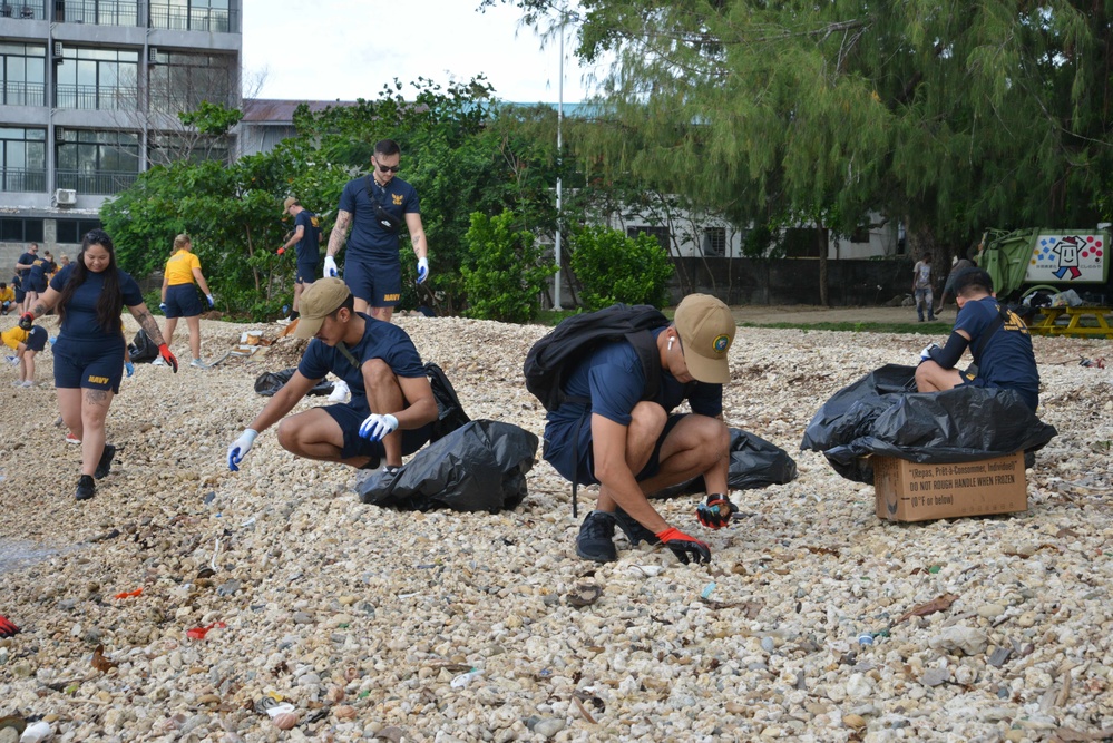 Pacific Partnership 2022 participates in beach clean-up