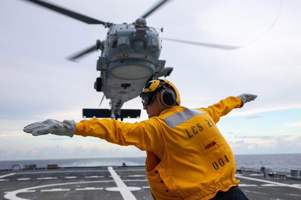 USS Minneapolis-Saint Paul Conducts Flight Operations