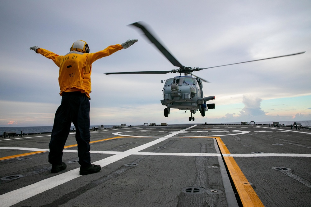 USS Minneapolis-Saint Paul Conducts Flight Operations