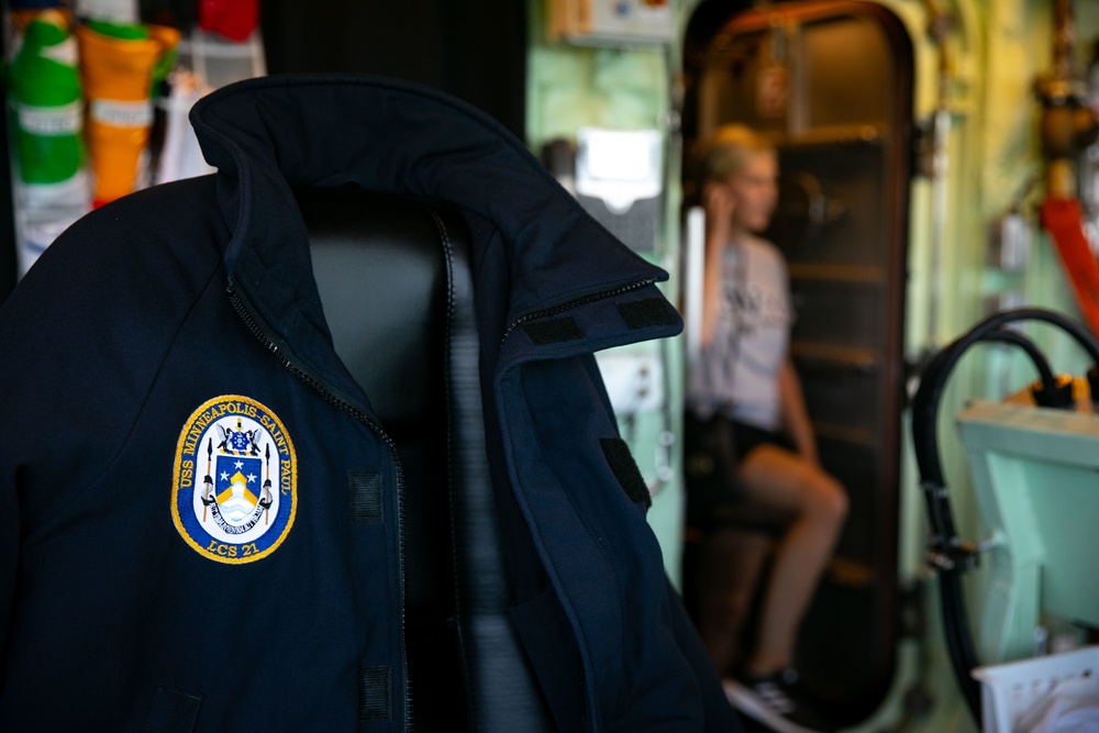 USS Minneapolis-Saint Paul Hosts Tours in Annapolis