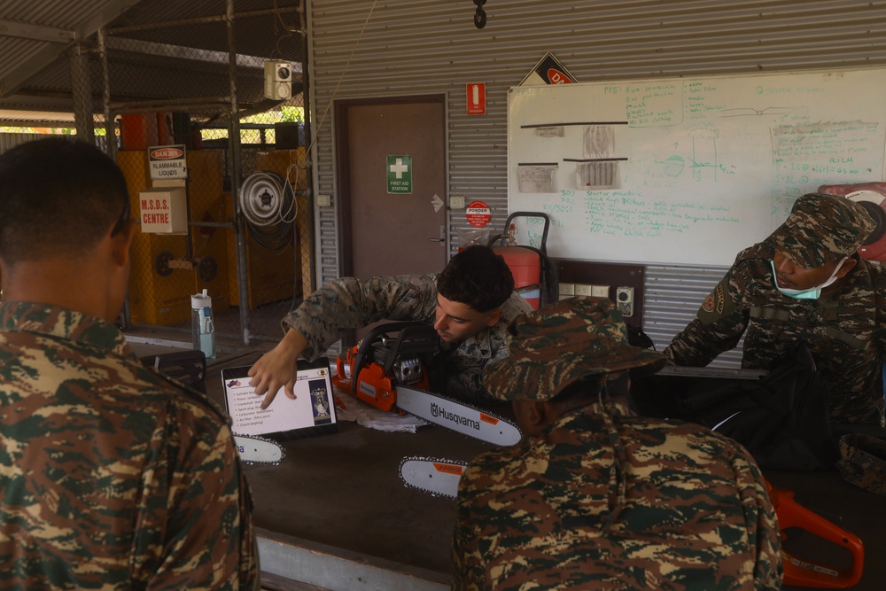 Hari’i Hamutuk: Small Engine Repair Class