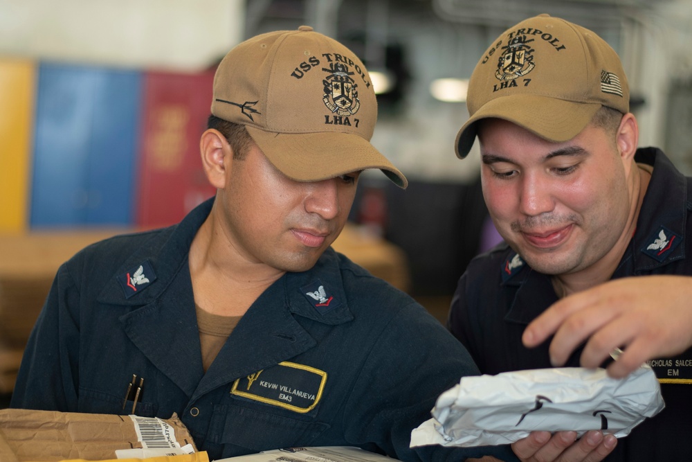 Sailors Receive Mail