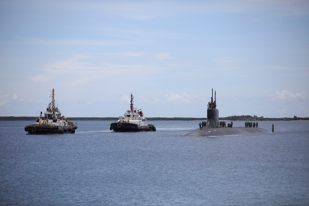 USS Seawolf Arrives in Guam