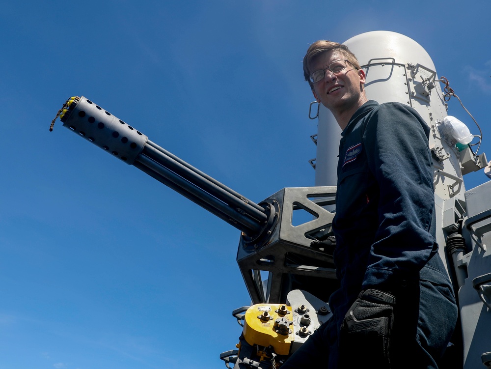 USS Barry (DDG 52) Conducts Close-In Weapon System Upload