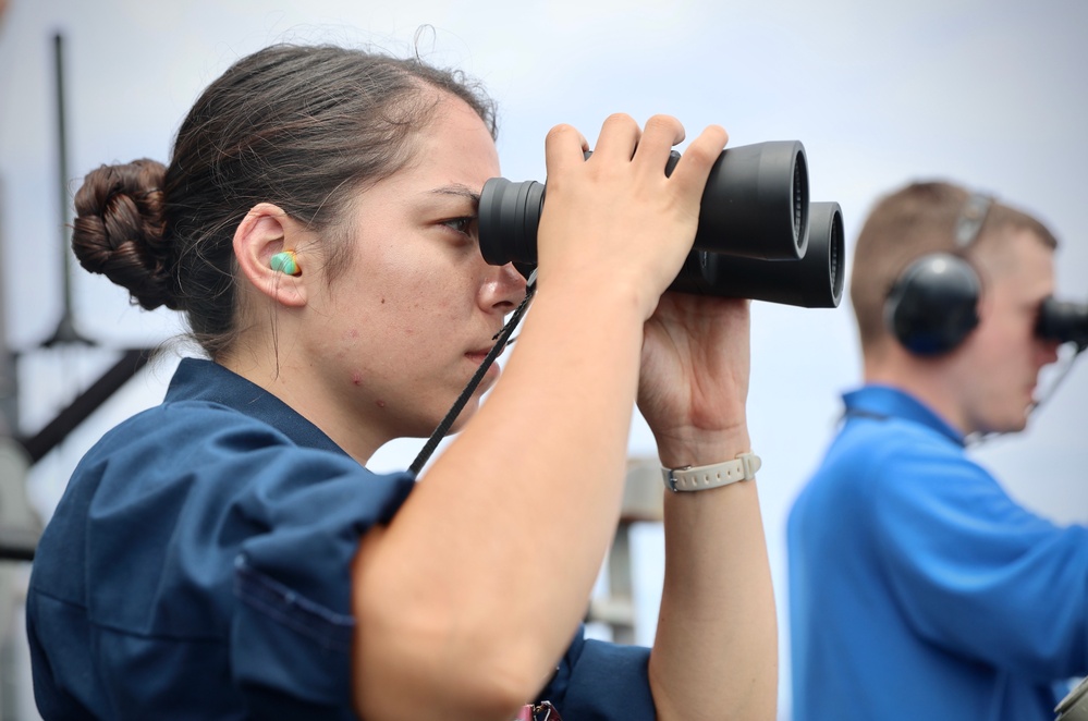 USS Barry (DDG 52) Conducts Naval Surface Fire Support Exercise