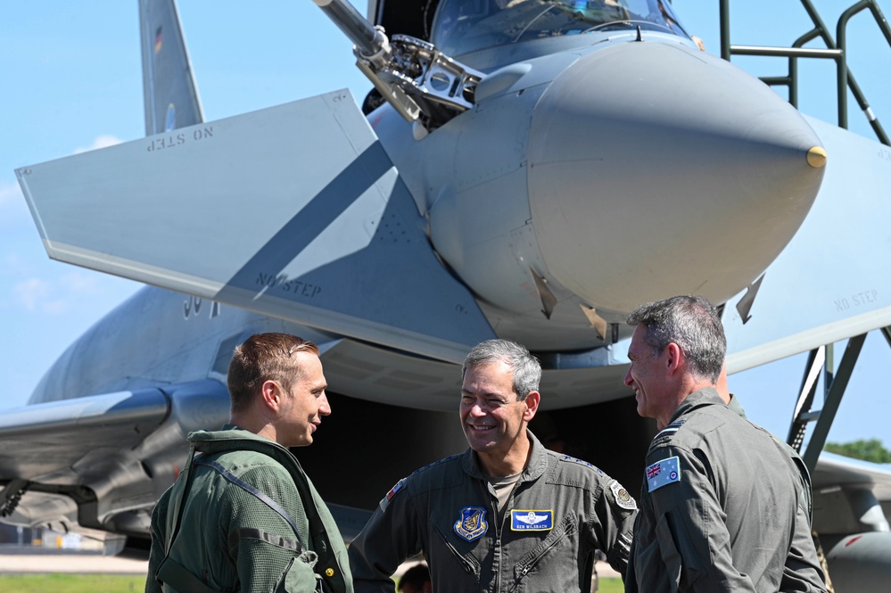 COMPACAF visits RAAF Darwin