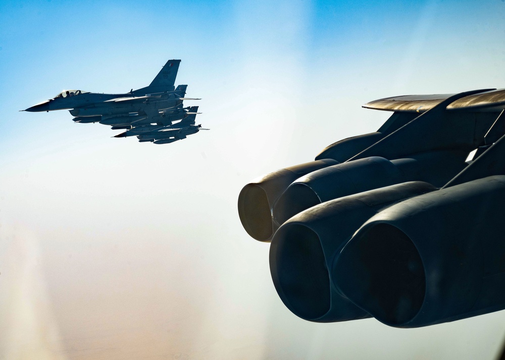 DVIDS - Images - B-52s Complete BTF Over The Middle East [Image 7 Of 8]