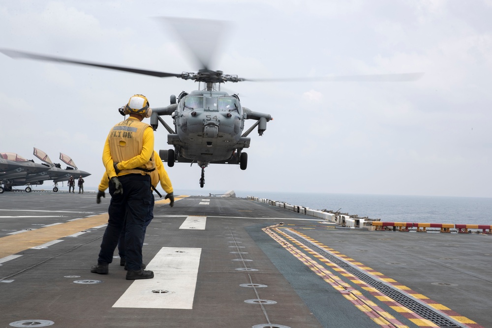 VMM-262 (Reinforced), HSC-23 Conduct Flight Ops from USS Tripoli (LHA 7)