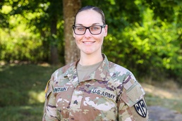 21st TSC reenlists 16 females on Women's Equality Day