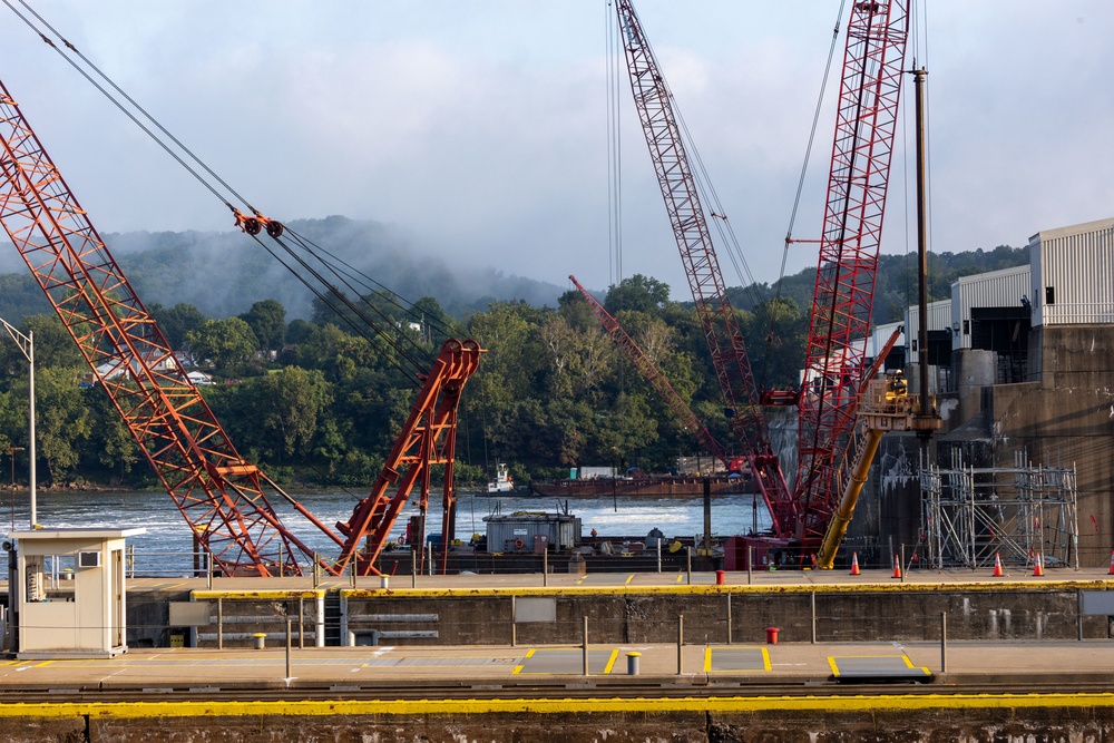 Government Officials Visit Montgomery Locks and Dam