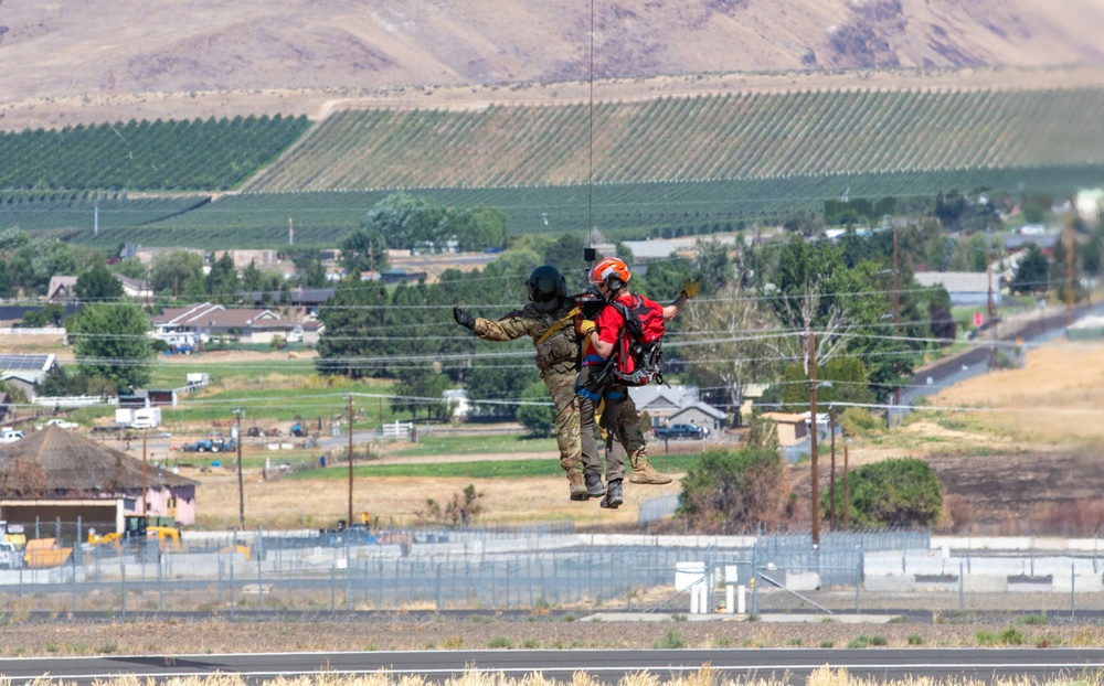 USAAAD Trains With Local Civilian Search and Rescue