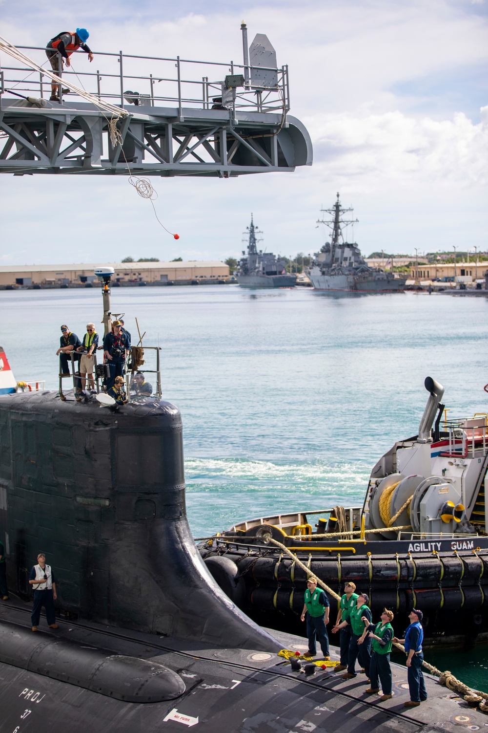 USS Seawolf Arrives in Guam