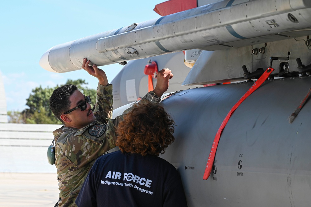 USAF engages with local RAAF Indigenous Youth Program