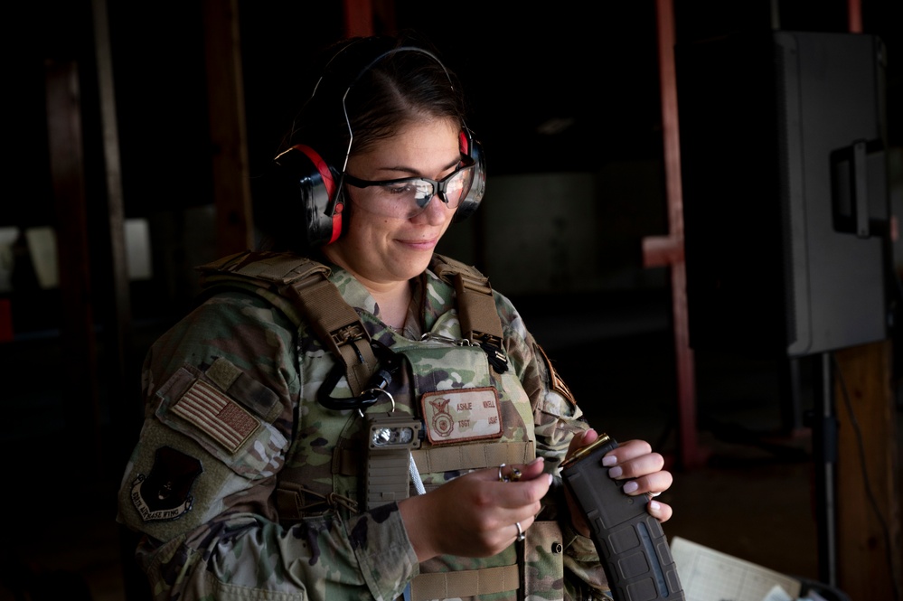 Combat Arms conducts live fire class