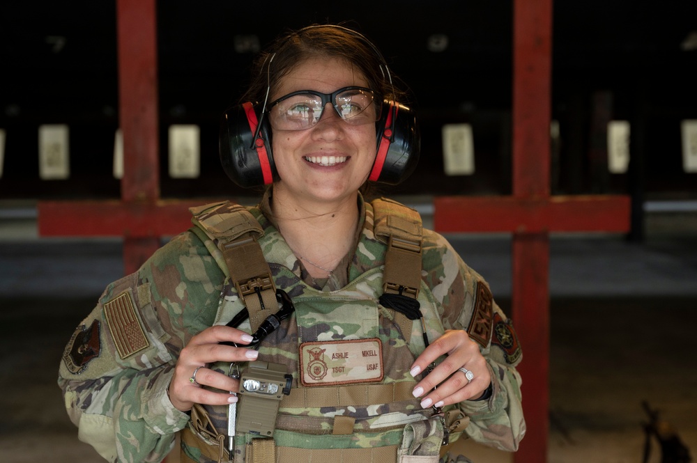Combat Arms conducts live fire class