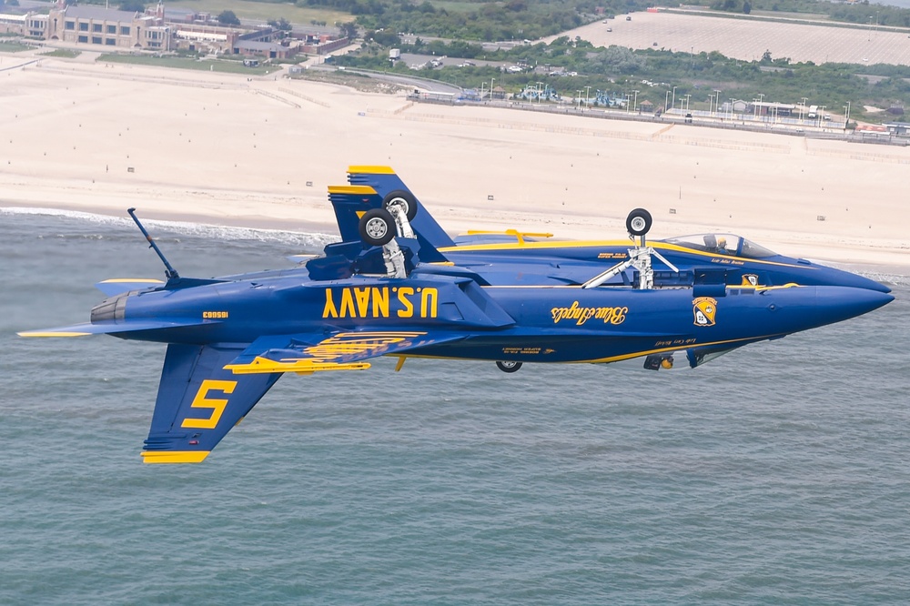 DVIDS Images Jones Beach Airshow [Image 4 of 14]