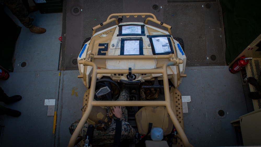 Swedish Marines demonstrate the capabilities of the Swedish Hovercraft 2000 and Combat Boat 90 to U.S. Marines.