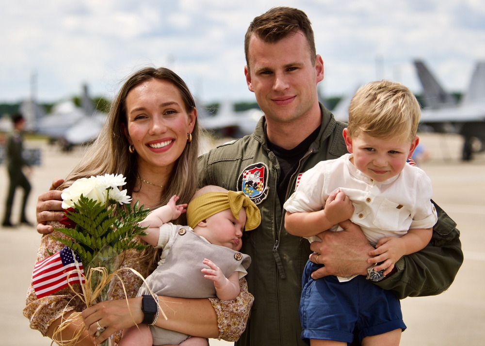 Carrier Air Wing (CVW) 1 Homecoming onboard Naval Air Station Oceana