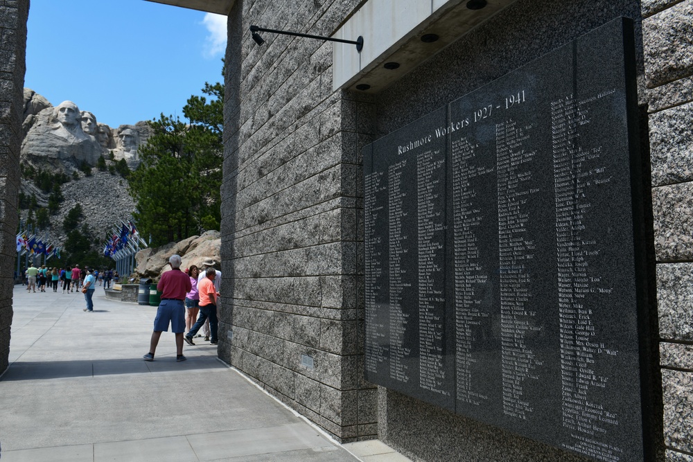 Wyoming Wanderers: A historic tour around Mount Rushmore