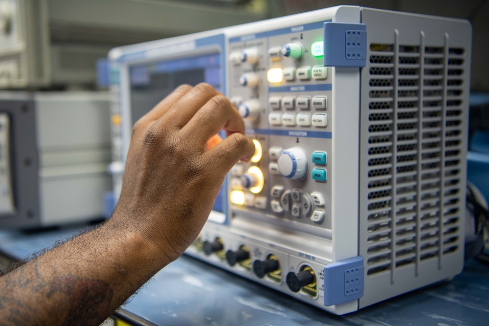 USS Carl Vinson (CVN 70) Calibration Lab