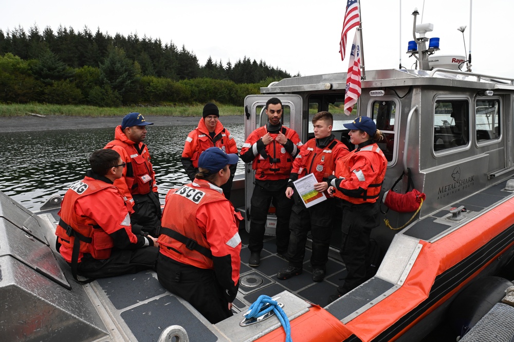 USCGC Bailey Barco and Aids to Navigation Team Kodiak crewmembers conduct tow training