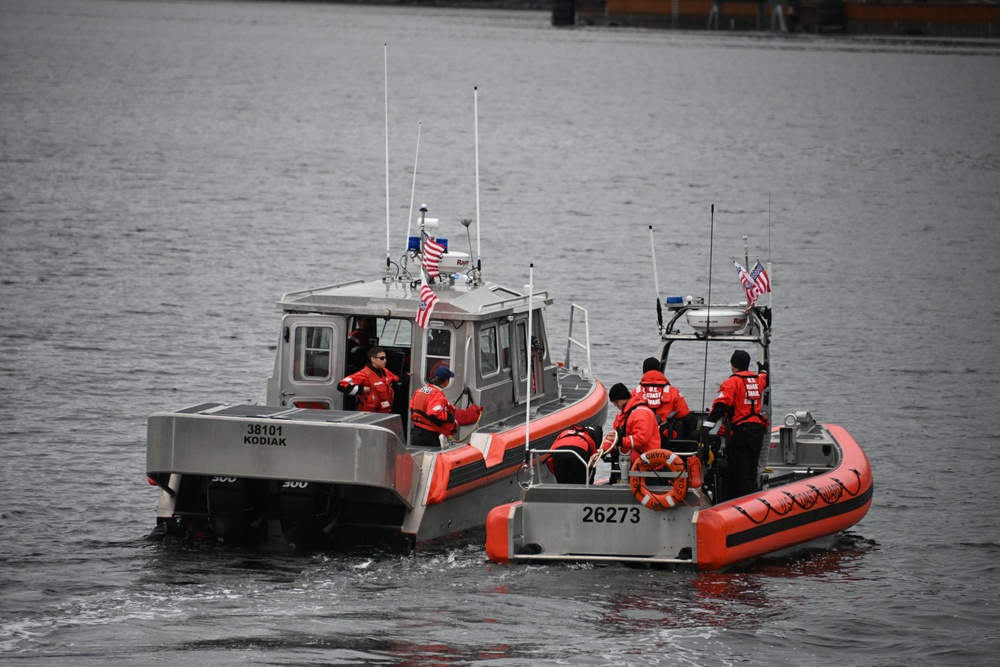 USCGC Bailey Barco and Aids to Navigation Team Kodiak crewmembers conduct tow training