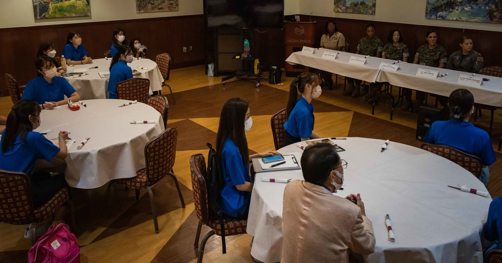 Japanese Students and US members participate in a women’s leadership panel in the US military