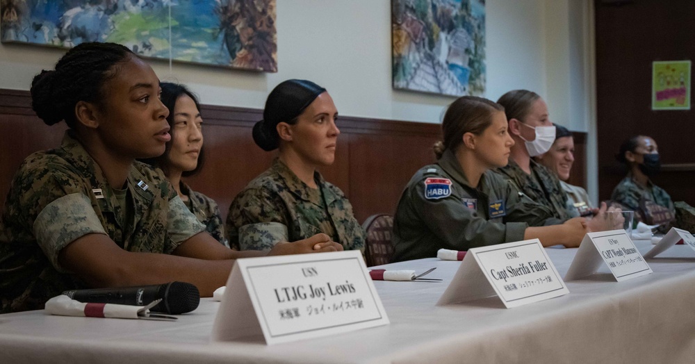 Japanese Students and US members participate in a women’s leadership panel in the US military