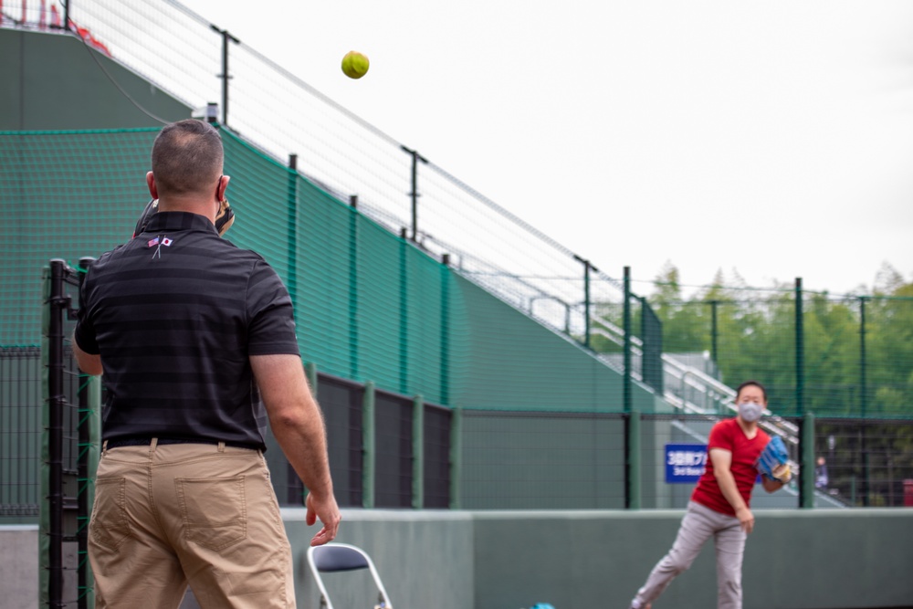 Opening Pitch: MCAS Iwakuni Commanding Officer and Mayor of Iwakuni Team Up