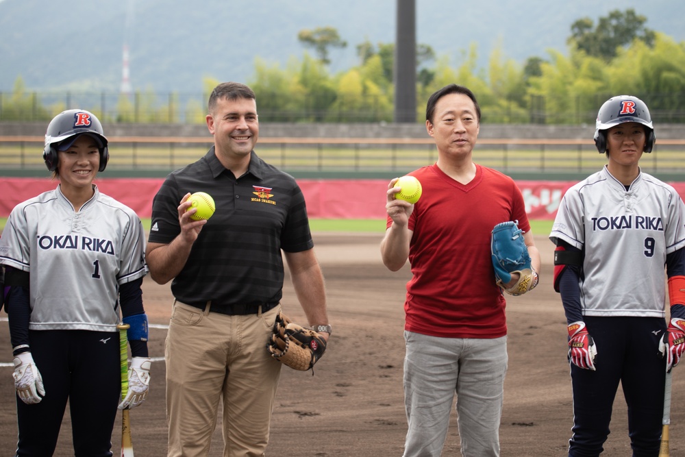 Opening Pitch: MCAS Iwakuni Commanding Officer and Mayor of Iwakuni Team Up