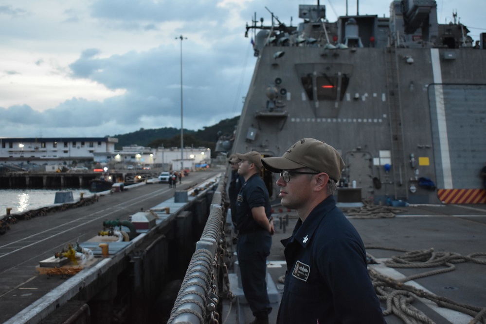 USS Billings Departs Panama City, Panama