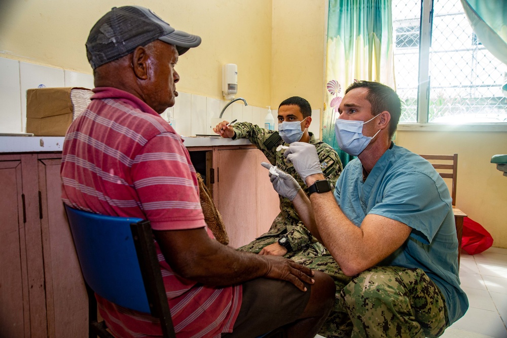 Pacific Partnership 2022 conducts dental exams at Mataniko Dental Clinic