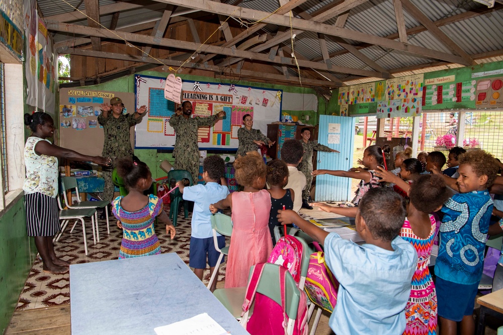 Pacific Partnership 2022 Medical Professionals visit Naha SDA Primary School