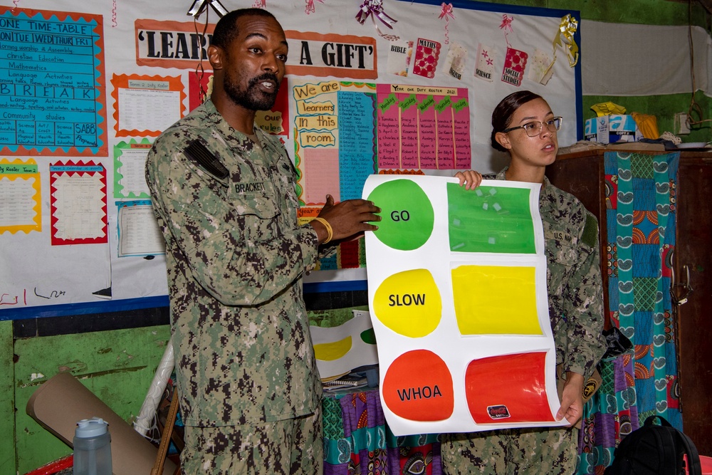 Pacific Partnership 2022 Medical Professionals visit Naha SDA Primary School