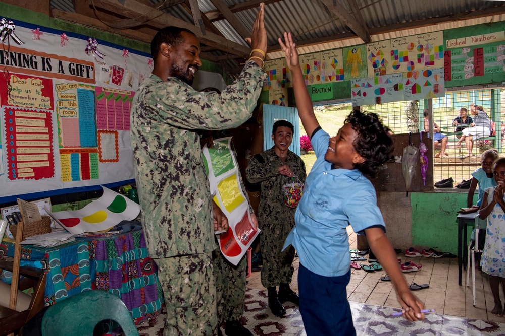 Pacific Partnership 2022 Medical Professionals visit Naha SDA Primary School