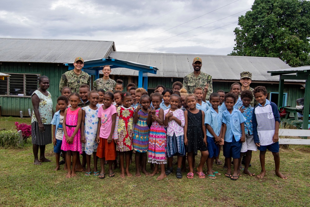 Pacific Partnership 2022 Medical Professionals visit Naha SDA Primary School