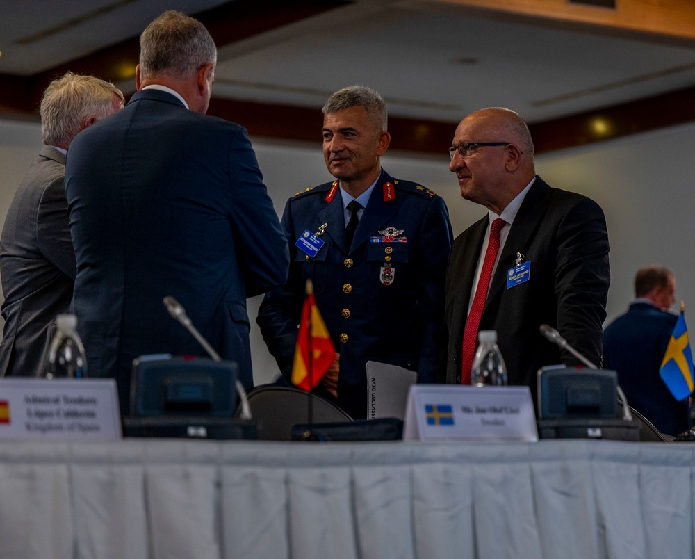 US Secretary of Defense hosts world leaders for fifth UDCG