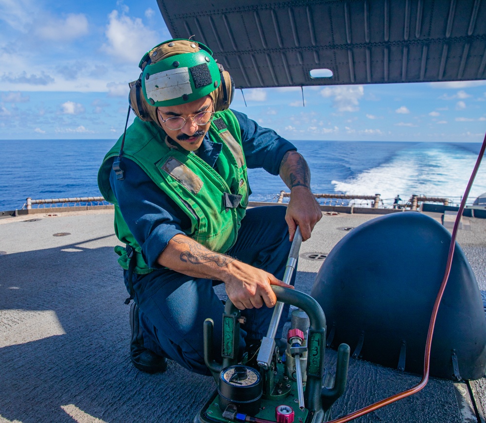 USS Antietam (CG 54) Helicopter Maintenance