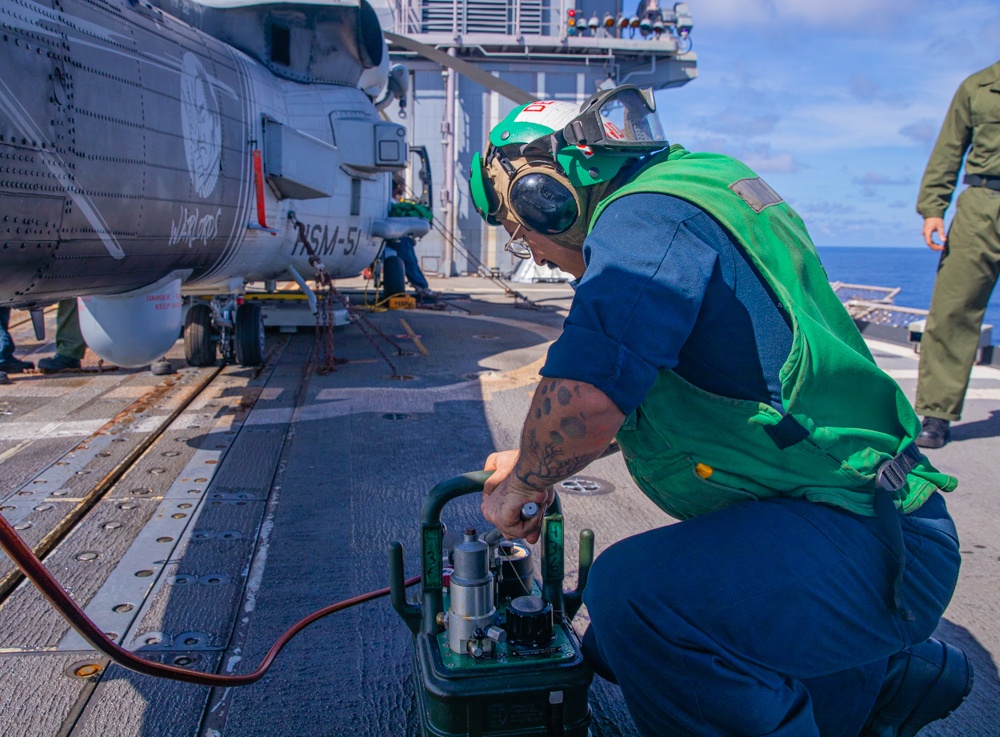 USS Antietam (CG 54) Helicopter Maintenance