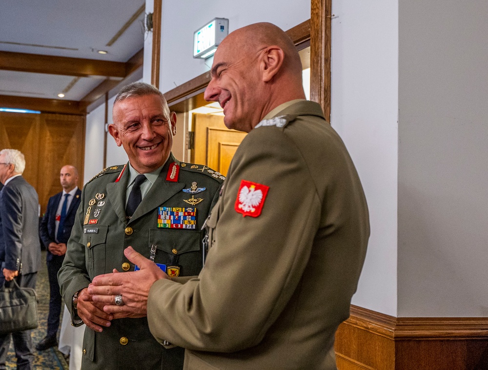 US Secretary of Defense hosts world leaders for fifth UDCG