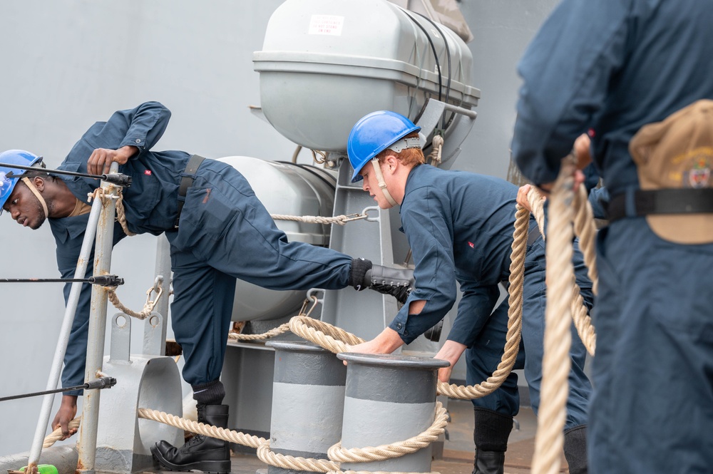 USS Carter Hall arrives at Baltimore for Maryland Fleet Week and Flyover 2022