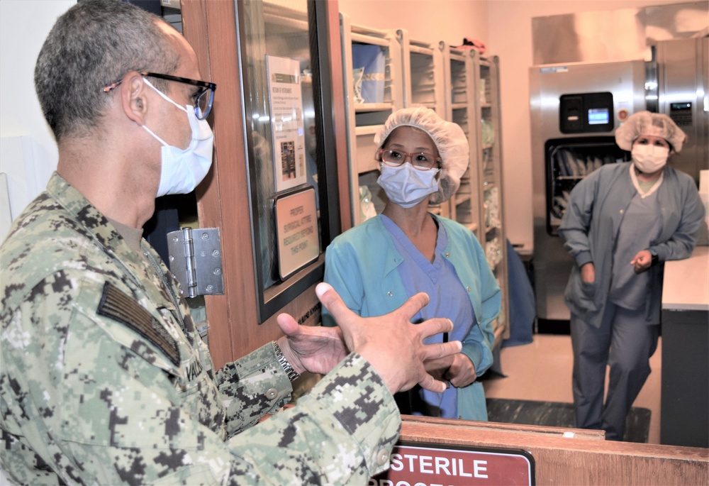 Naval Medical Forces Pacific top doc visits NMRTC Bremerton