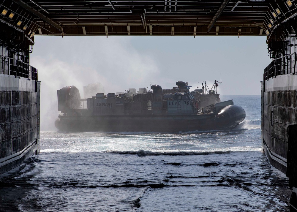 Anchorage Completes LCAC Ops