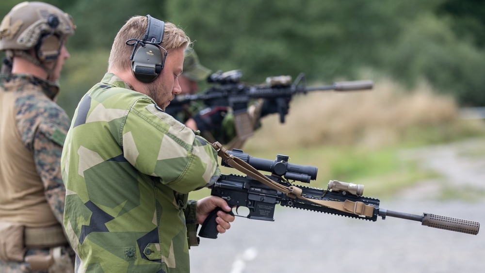 U.S. and Swedish Marines: Joint Combat Marksmanship Training