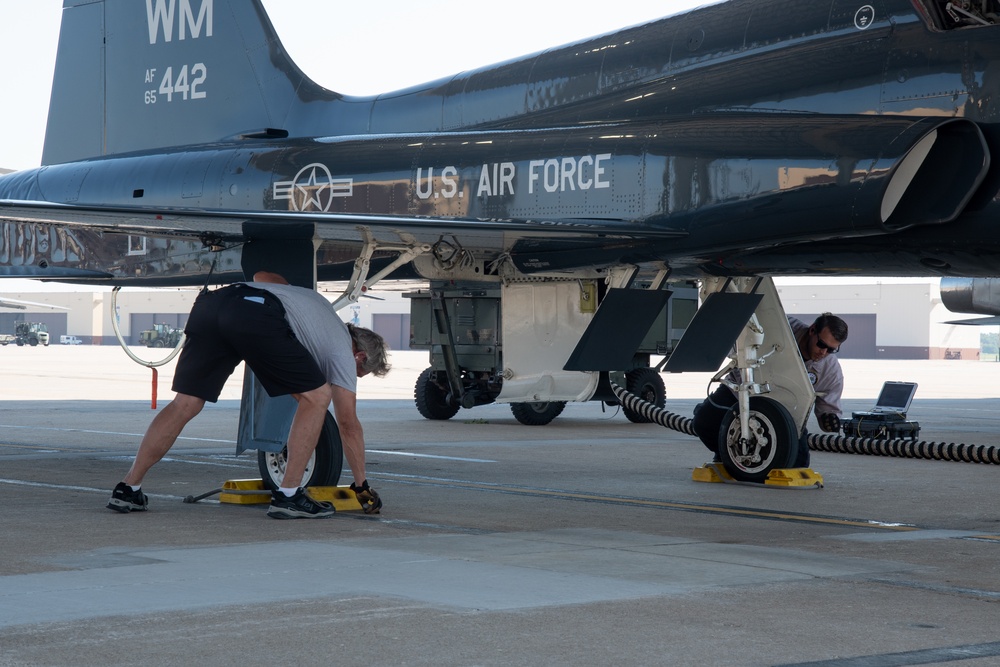 Whiteman AFB T-38 Maintainers