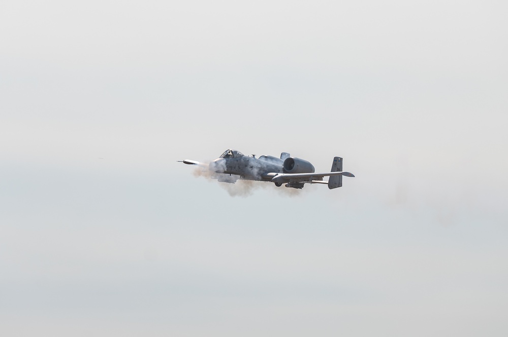 Pilots compete in Hawgsmoke 2022