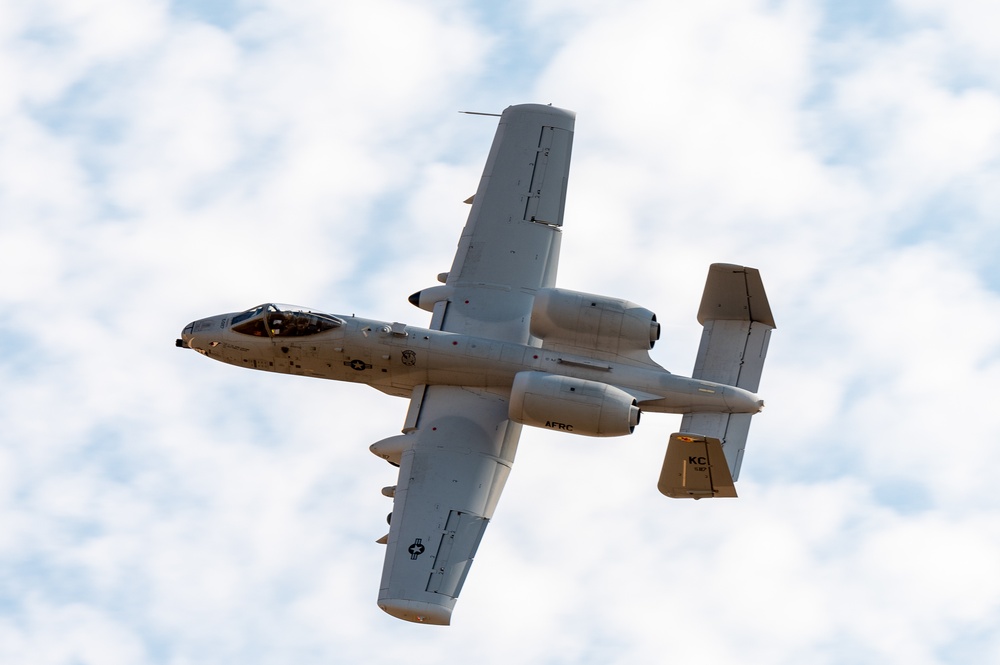 Pilots compete in Hawgsmoke 2022