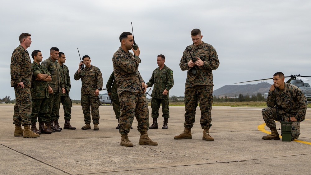 UNITAS 2022: U.S. Marines talk over flight operations with Brazilian Marines